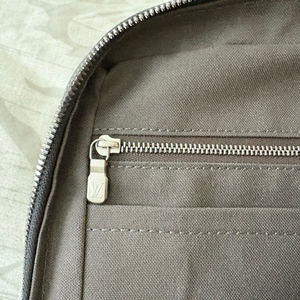 Louis Vuitton Black Infini Leather Briefcase - Picture 10 of 16